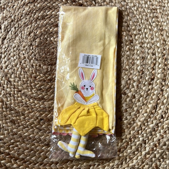 Easter Hand Towel Set (NWT) - Picture 6 of 10